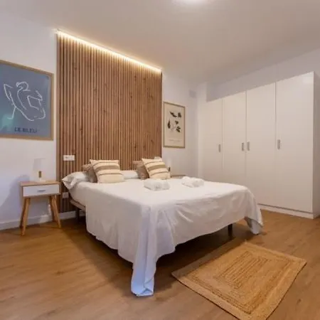 Apartment Spacious Deluxe Basement Ideal For 8 Guests *