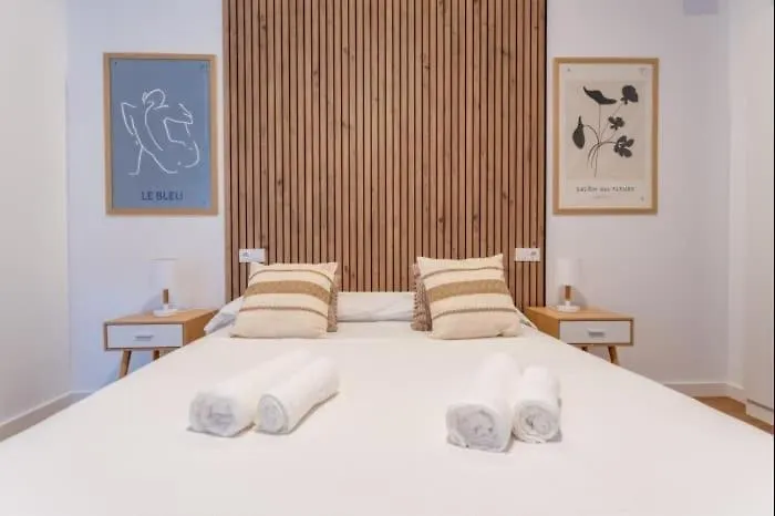 Spacious Deluxe Basement Ideal For 8 Guests * Santander