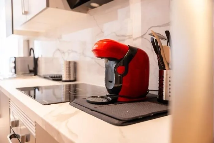 Apartment Spacious Deluxe Basement Ideal For 8 Guests *