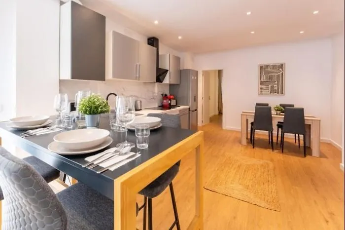 Spacious Deluxe Basement Ideal For 8 Guests Santander