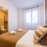 Apartment Spacious Deluxe Basement Ideal For 8 Guests *